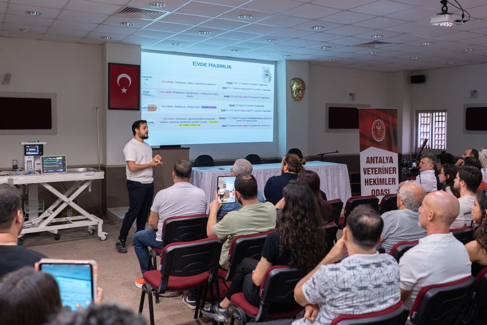 Eğitim - Kedi ve Köpeklerde Güvenli ve Etkin Anestezi Yönetimi